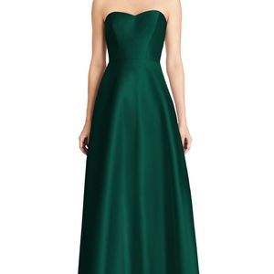 Hunter Green Alfred Sung Sweetheart Neckline Gown